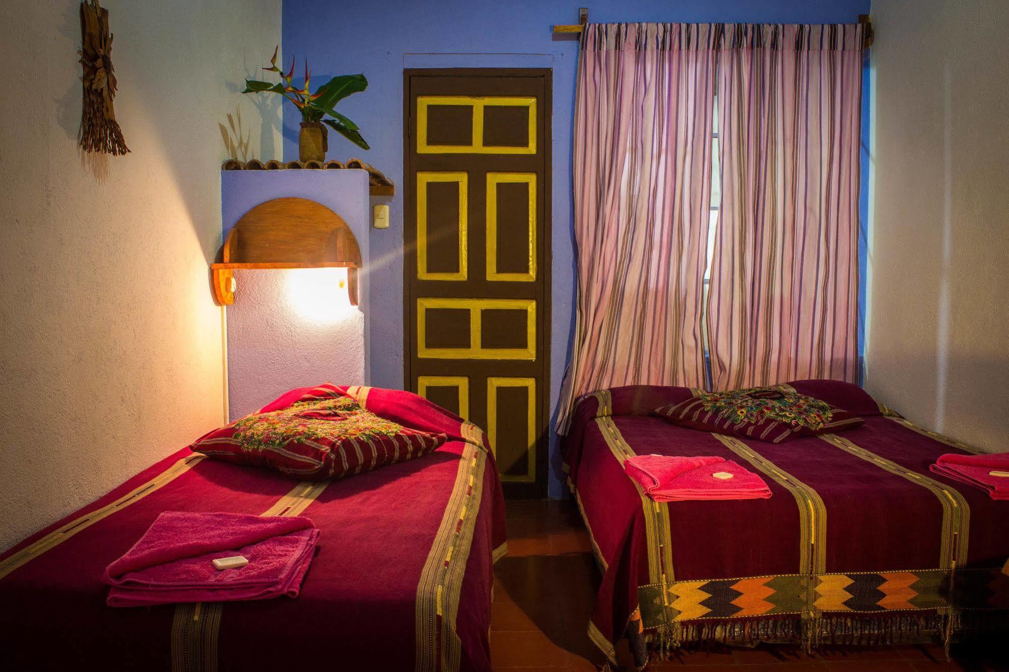 Hotel Y Restaurante La Casa Rosa Санта Круз Ла Лагуна Екстериор снимка